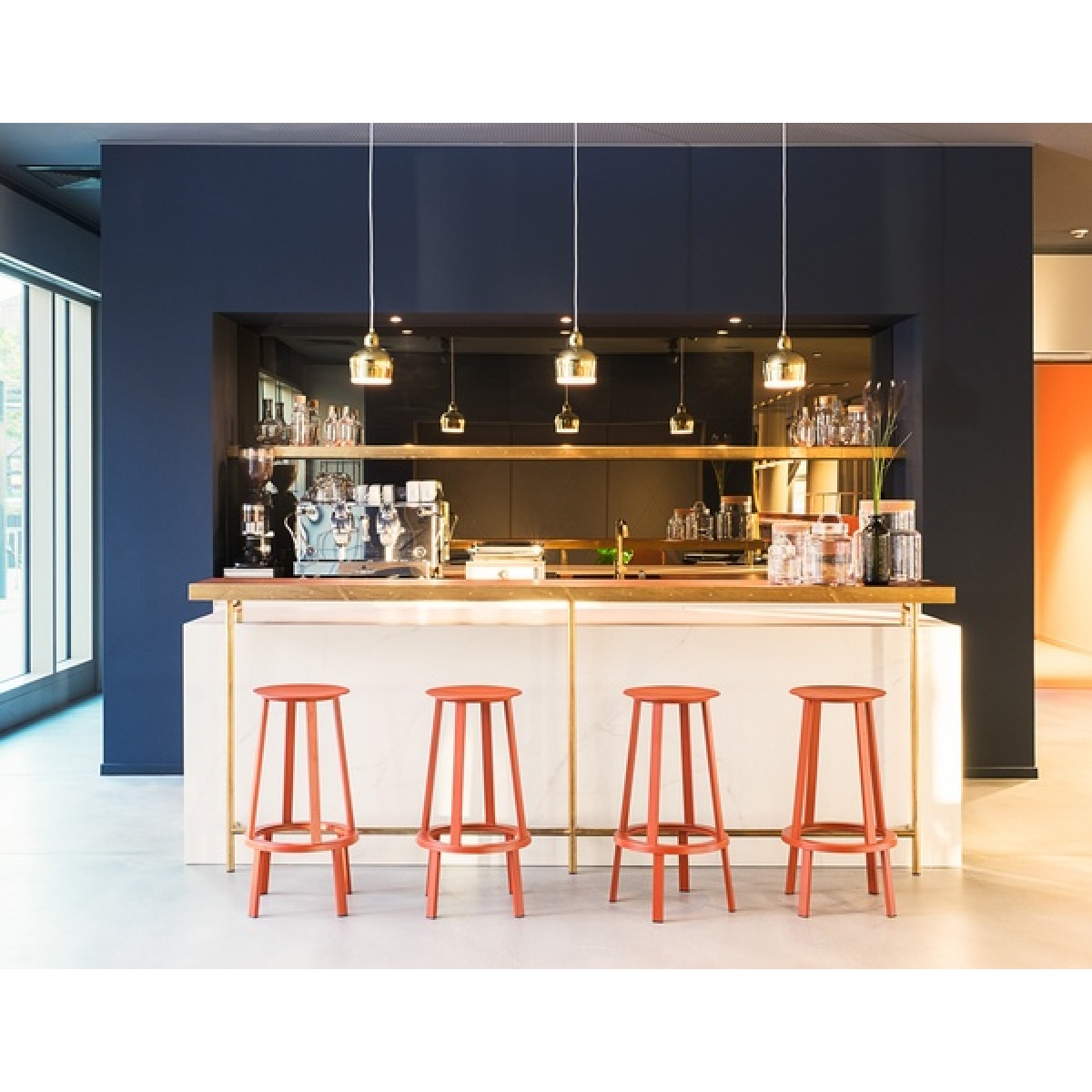 HAY Revolver stool barstol, høy/rød – Møbler & Miljø