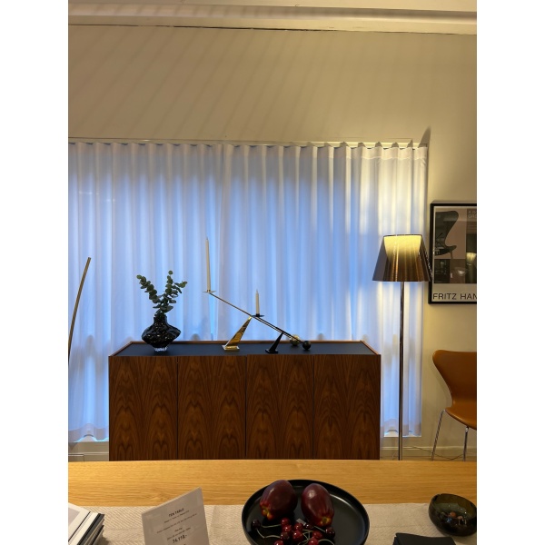 Skovby SM404 skjenk, valnøtt UTSTILLING